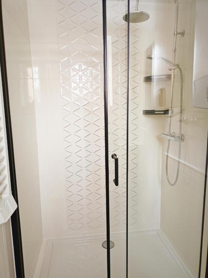 Apartament Celebrity Apartment Lesna Luaran gambar