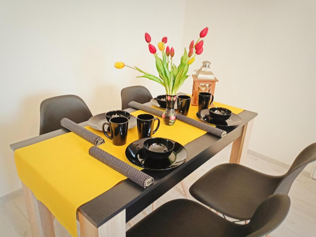 Apartament Celebrity Apartment Lesna Luaran gambar
