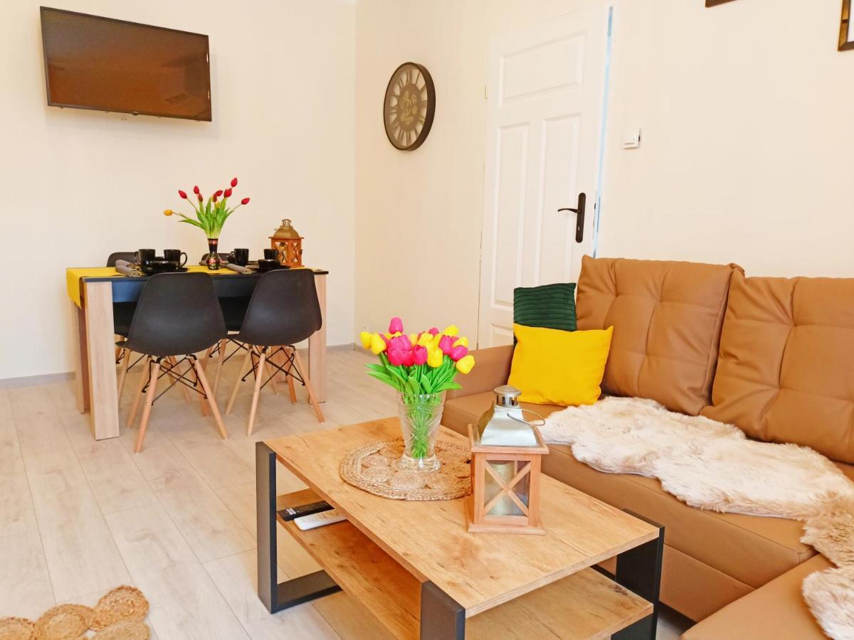 Apartament Celebrity Apartment Lesna Luaran gambar